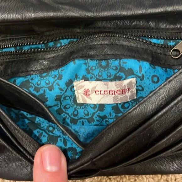 ELEMENT - Picture 4 of 5